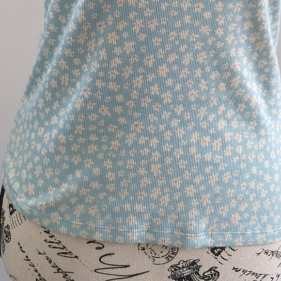 LEVI'S | Women's Light Blue/White Floral Racerback Ribbed Tank Top - Picture 4 of 5